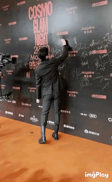 537b9367ly1glaqk5yafwg20d50l97wl.gif